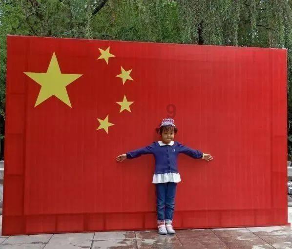 精彩热议尽在图一有几年了那几近期才注意到,不知道是什么东西啊,硬硬的。凹陷进去的,不痛不痒的?红迪网